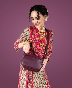 Dark maroon color ladies leather bag 28991